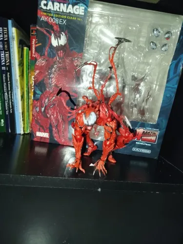Boneco Carnificina REVOLTECH Bootleg