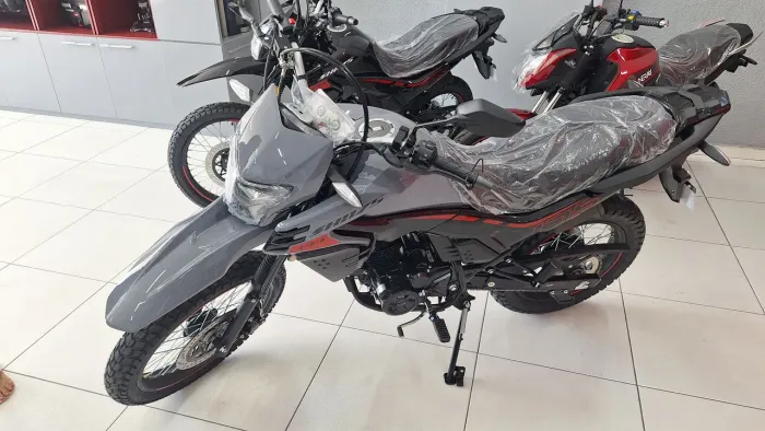 Moto impecável