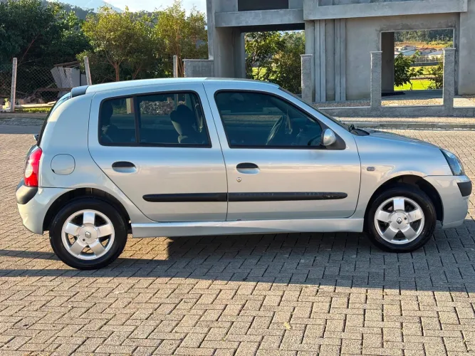 Renault Clio RT/ Privil. 1.0/1.0 Hi-power 16V 5P 2004