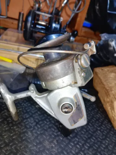 Molinete antigo daiwa 1000