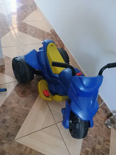 Vendo moto elétrica infantil 