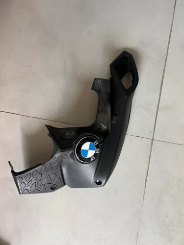Carenagem lateral direita F800