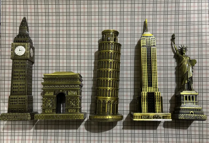 Miniaturas metálicas monumentos para decoração
