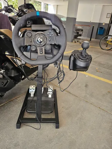 Volante logitech G923, pedal logitech, câmbio logitech, + o Reck montado, ou na caixa !