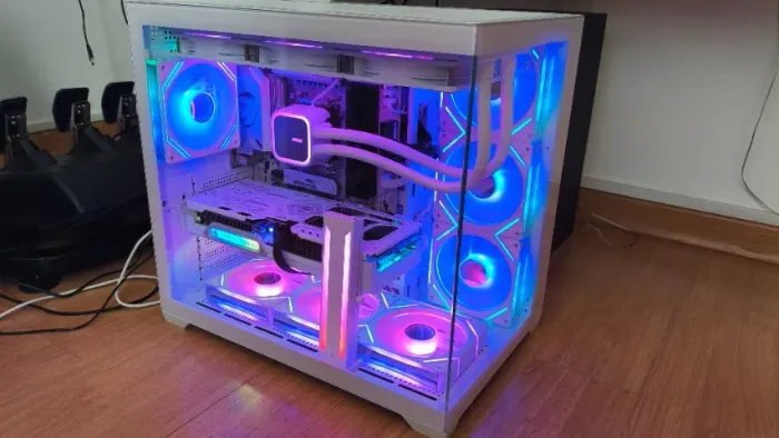 PC Gamer Ryzen 5 7600x Rx 9060 Xt 16gb 1tb nvme 32gb ram impecável