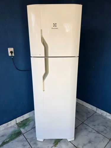 Vendo geladeira Electrolux