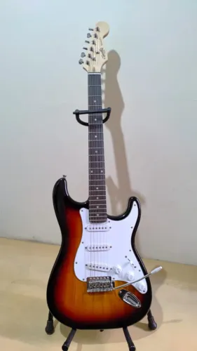 Guitarra TONANTE Muriel's SEMINOVA com Alavanca