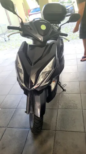 Vendo moto elite(honda) 2024 com menos de 5000 rodados.
