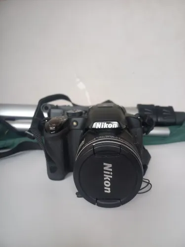 MAQUINA FOTOGRÁFICA NIKON SEMI PROFISSIONAL 