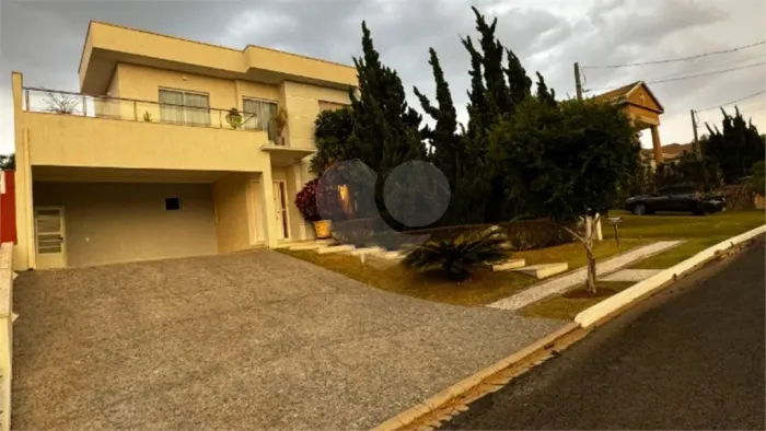 Casa a venda em condomínio em Vinhedo/SP