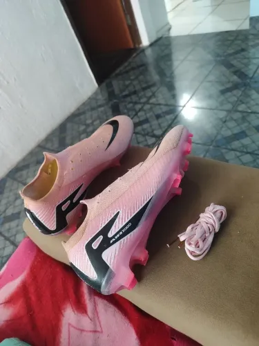 Chuteira mercurial 40 