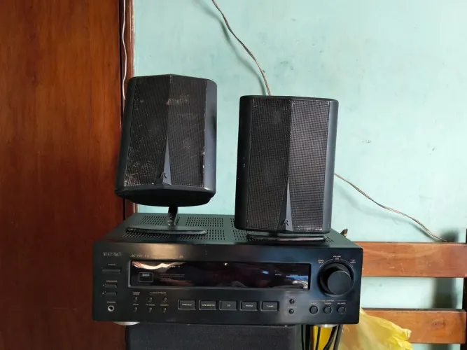 Receiver TEAC e caixas acústicas tudo juntos funcionando 