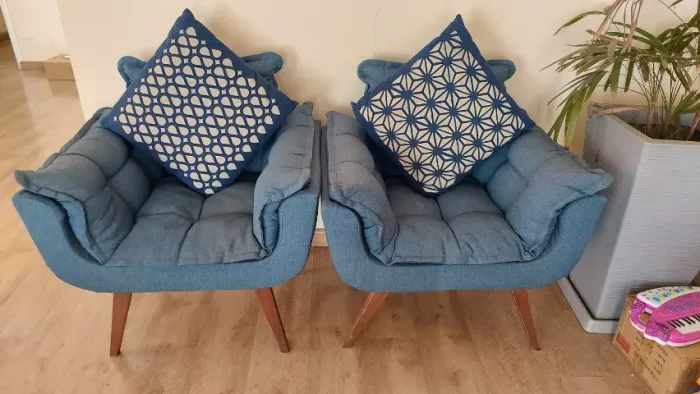 Conjunto de 2 Poltronas azuis confortáveis - Tamanho: Alt 85cm, Larg 80cm, Prof. 65cm