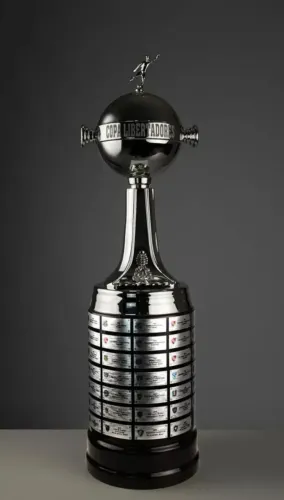 Copa Libertadores da América - réplica fiel 