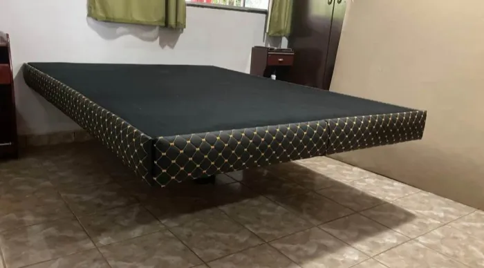 Cama Suspensa Casal - Estrutura Metálica