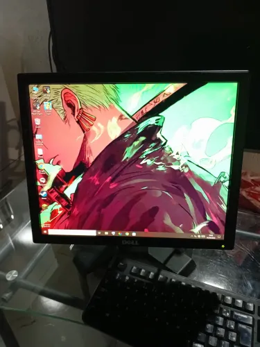 Vendo computador/PC com mesa