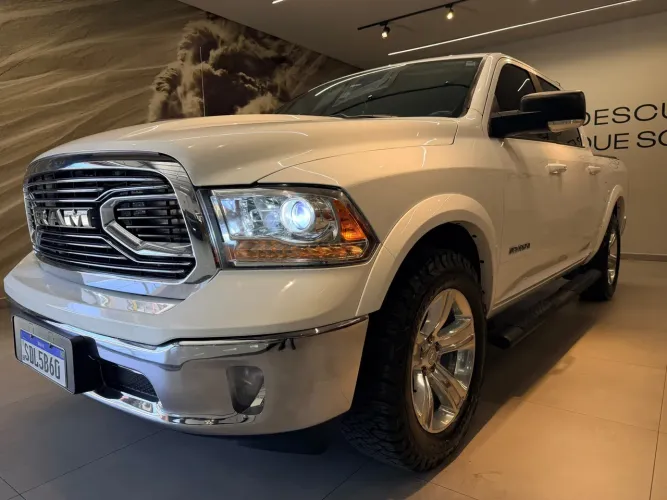 Ram Classic Laramie 5.7 V8 16V Gasolina 4X4 Aut. 2023