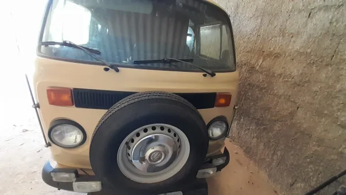 Volkswagen Kombi Standard/ Luxo/ Serie Prata 1990
