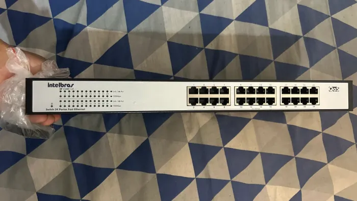 Switch Intelbras SF 2400 QR - 24 Portas