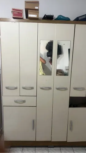 Guarda roupa para doação
