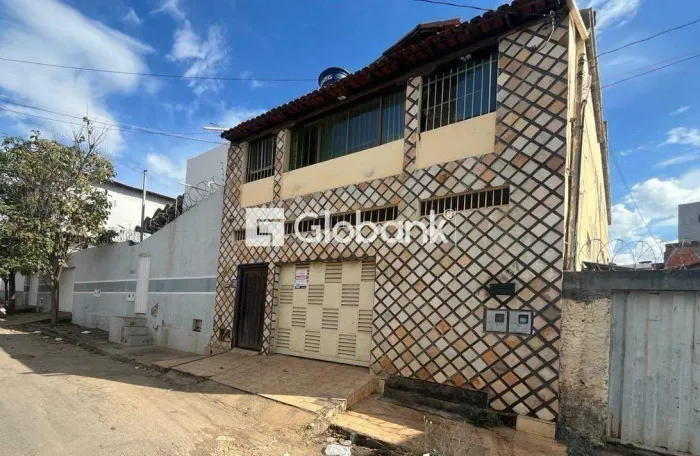 Casa 2 quartos para aluguel Santa Rita II 80m² Montes Claros MG