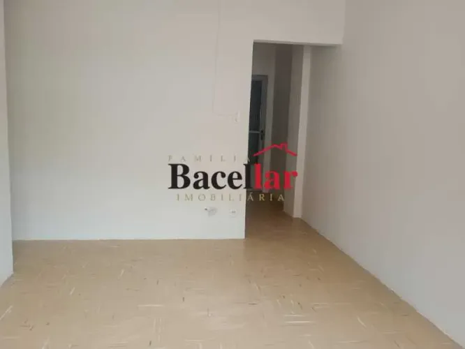 Apartamento : / Residencial / Benfica