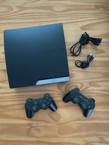 PS3 Slim + Cabos + 2 Controles DESBLOQUEADO