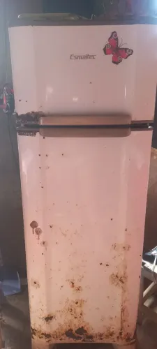 Geladeira esmaltec