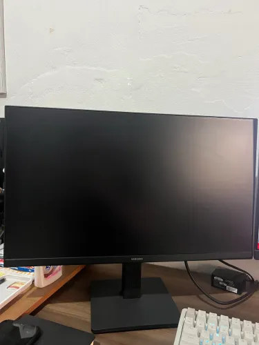 Monitor Samsung Essencial S3