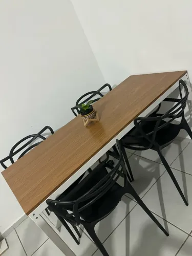 Mesa amadeirada 145x60 valor 250