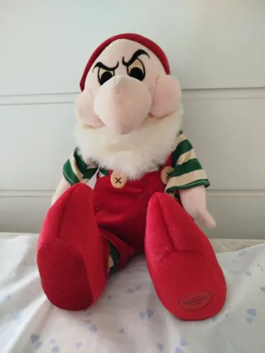 Pelúcia Rara Zangado Natal Disney Store Original Exclusiva<br>