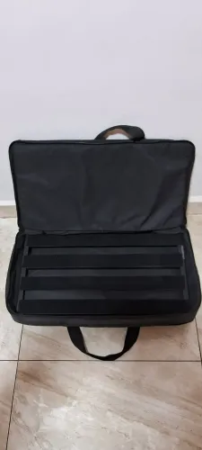 Pedalboard Fire Pedal Frame 61cm x 31cm em aço com bag reforçada