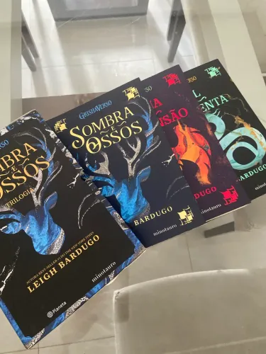box saga Sombra e Ossos - Leigh Bardugo + ecobag personalizada