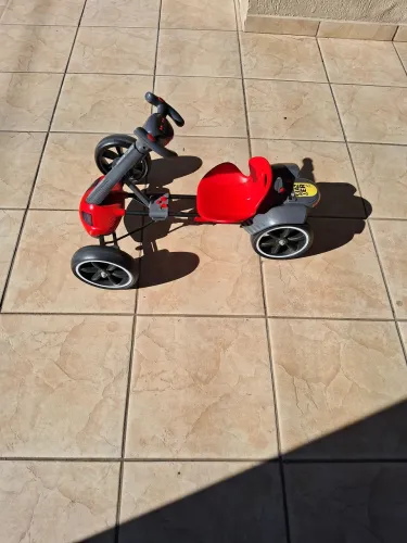 Carrinho kart elétrico infantil 