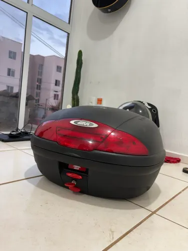 Vendo Baú Givi (Com Encosto)