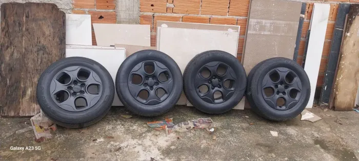 Jogo de rodas Jeep aro 16 com pneus