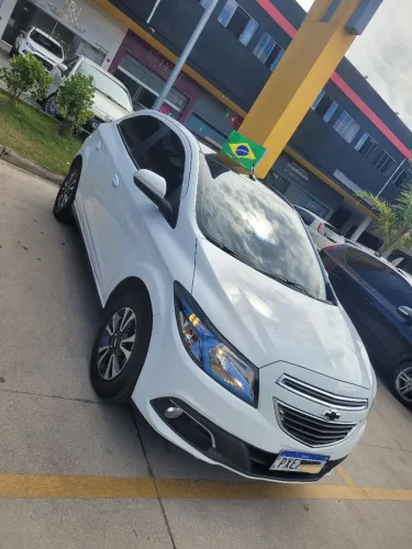 Chevrolet Onix Hatch LTZ 1.4 8V Flex Power Aut. 4P 2016