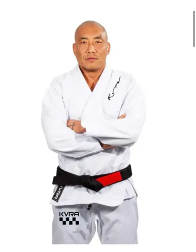 Kimono KVRA. Novo, sem uso. Na etiqueta ainda.