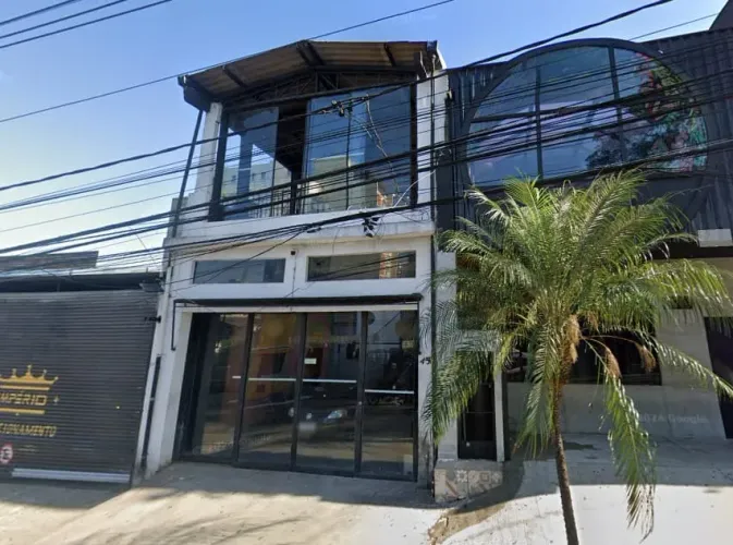 Loja na Rua Aspicuelta, 450 420 m²
