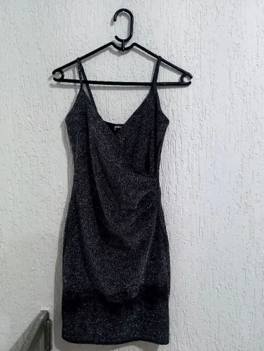 Vestido de Festa Preto com Brilho - Veste PP/P