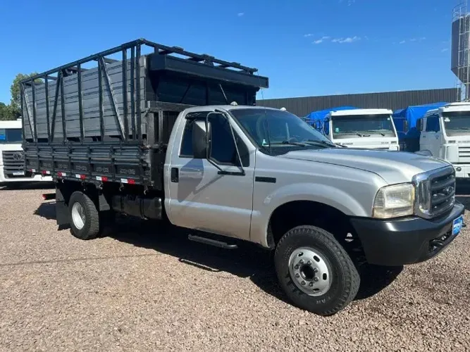 Ford F4000 ano 03/04 carroceria boiadeira R$ 145.000,00 av