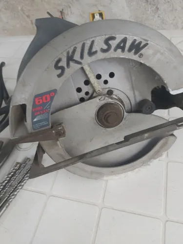 Traçador skilsaw funcionando perfeitamente.