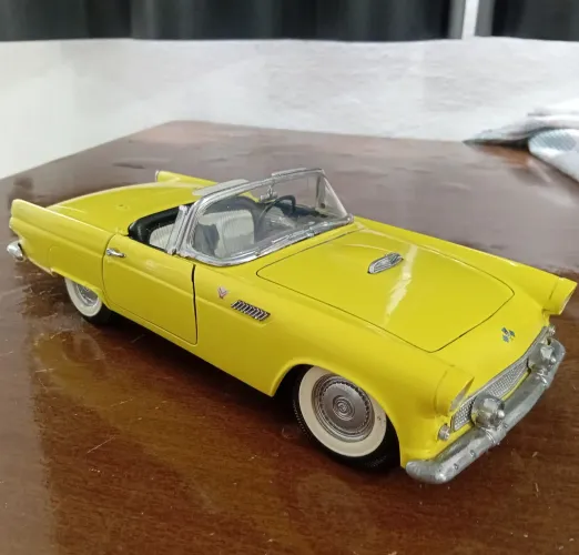 Miniatura ford Thunderbird 1 18