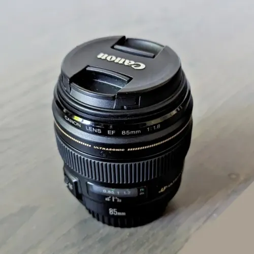 Lente Canon 85mm f/1.8 R$ 2.200,