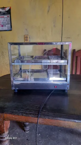 Vendo estufa para salgado com 06 bandejas