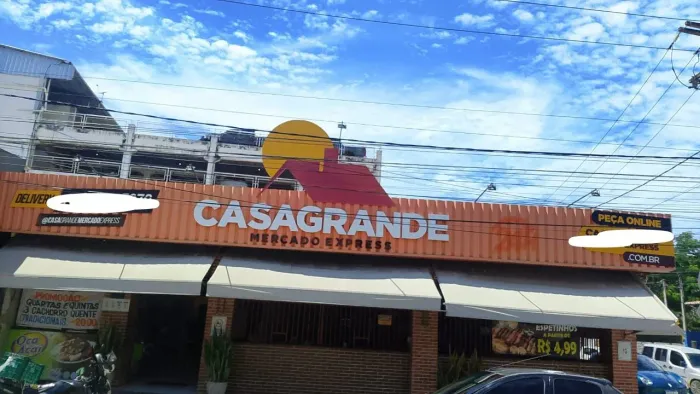 VENDO FACHADA COMPLETA ESTILO TELHA COM LETRAS PVC
