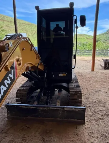 Mine escavadeira hidráulica