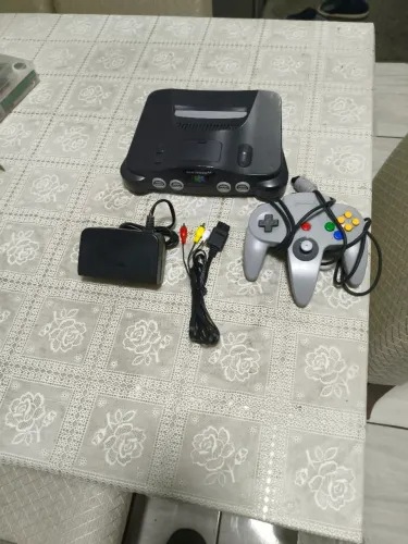 Nintendo 64 com controle original e fonte bivolt 