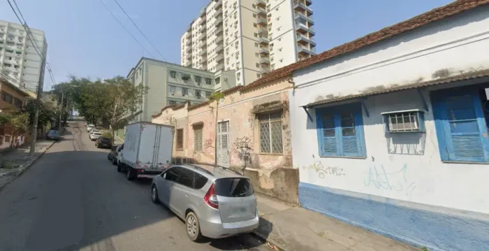 Casa linear no Méier, 2 quartos e quintal - Valor à vista