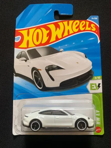 Hot wheels porsche taycan s